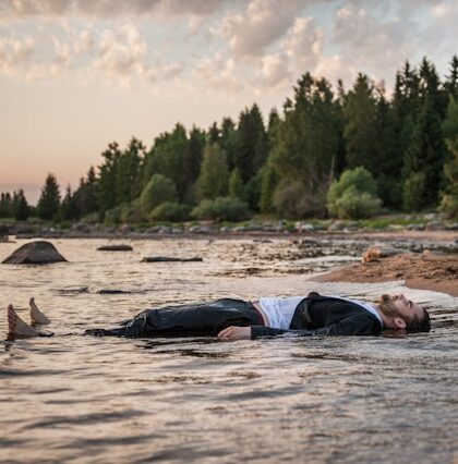 Introwertyk i stres: dlaczego zbyt duża ekspozycja społeczna wyczerpuje psychicznie