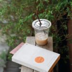 Introwertyzm a minimalizm: dlaczego mniej naprawdę znaczy więcej