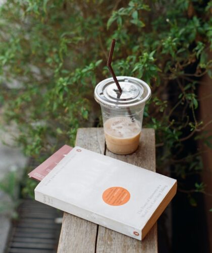 Introwertyzm a minimalizm: dlaczego mniej naprawdę znaczy więcej